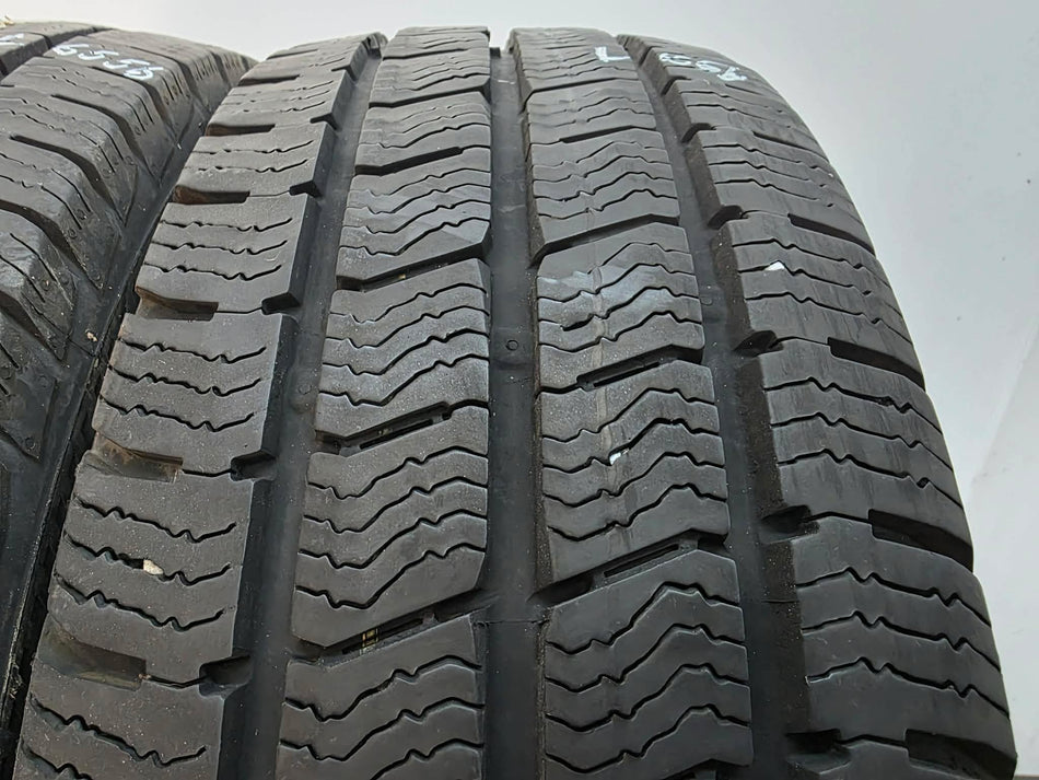 2бр зимни гуми за бус 205/65/16C BARUM L06556