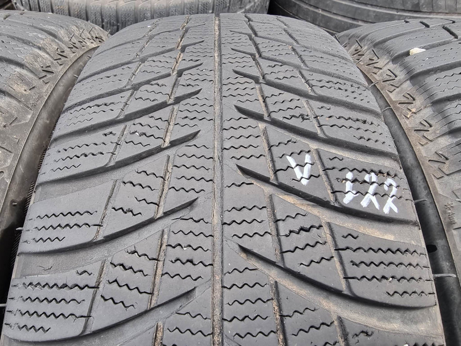 Гуми 215/60/16 BRIDGESTONE V122