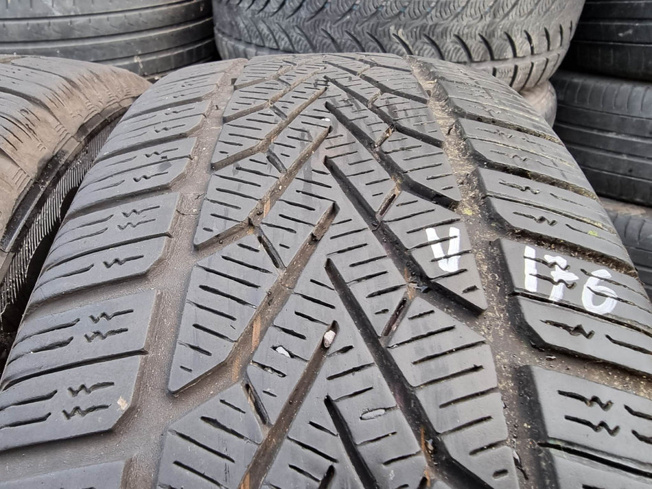 Гуми 215/60/16 Semperit V176