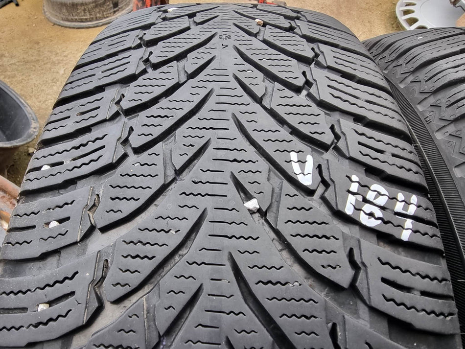 Гуми 215/65/17 Nokian V184
