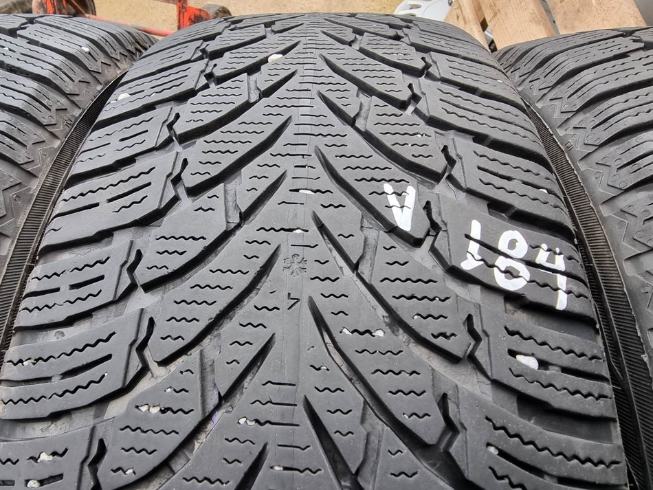 Гуми 215/65/17 Nokian V184