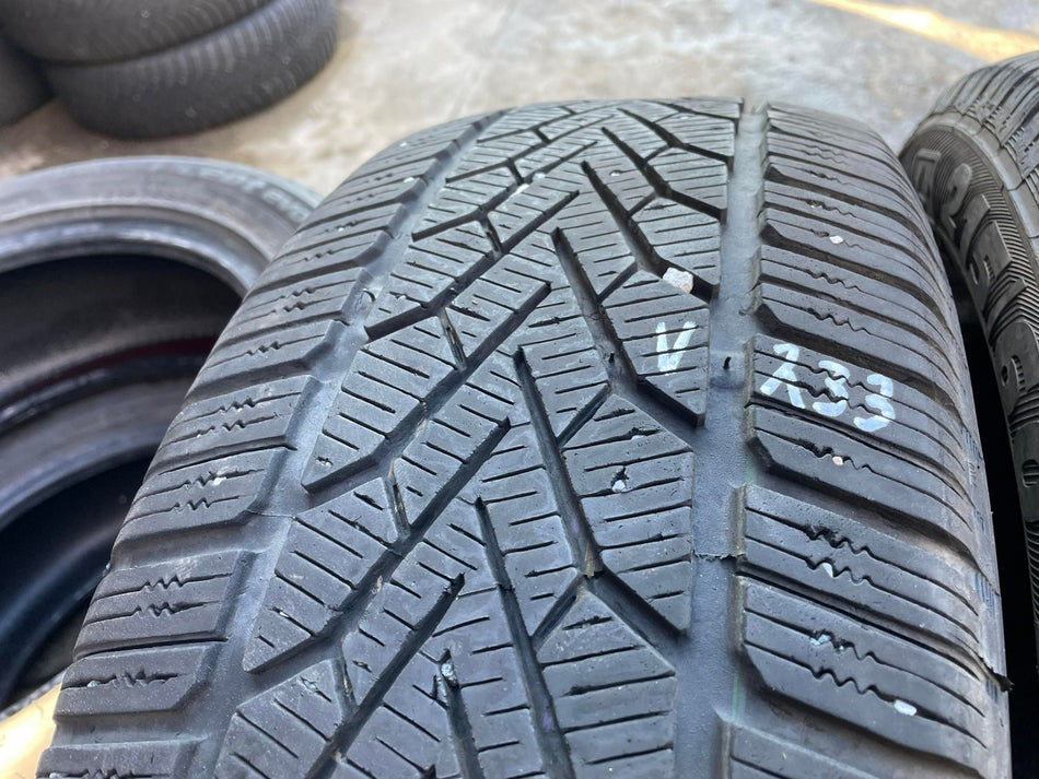 Гуми 215/60/16 Semperit V233