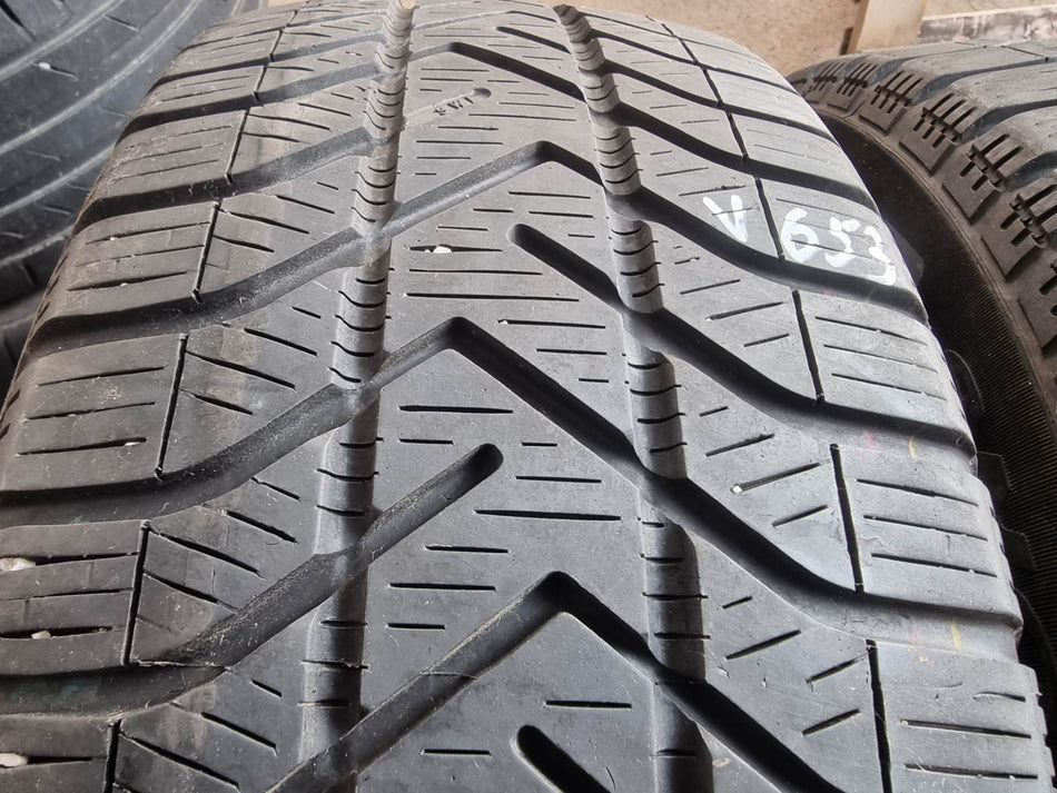 2бр зимни гуми 205/55/16 Pirelli V653