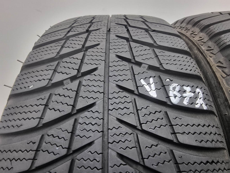 2бр зимни гуми 215/60/16 Bridgestone V872
