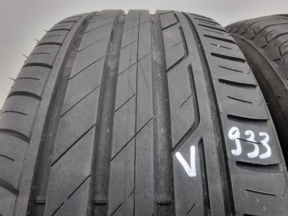 2бр летни гуми 215/50/18 Bridgestone V933