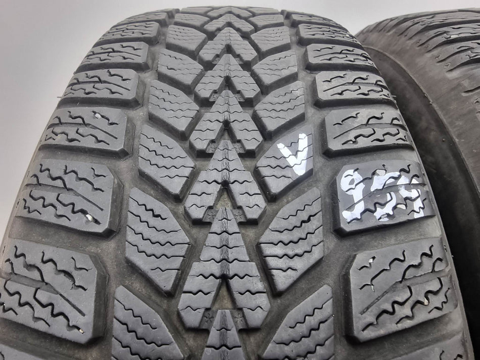 2бр зимни гуми 185/60/15 Dunlop V954