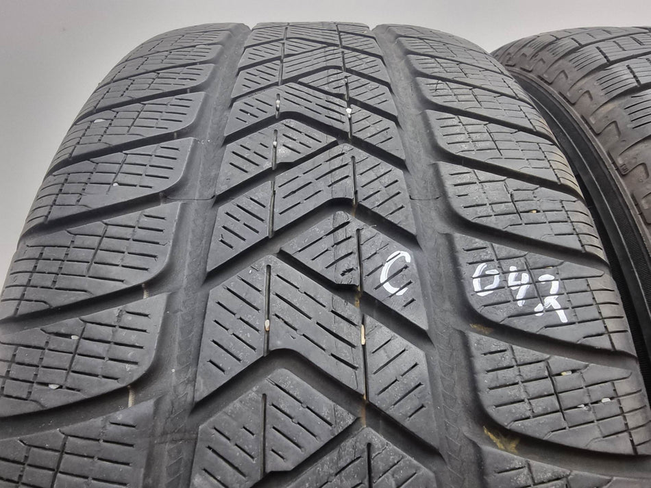 2бр зимни гуми 255/60/18 Pirelli C042