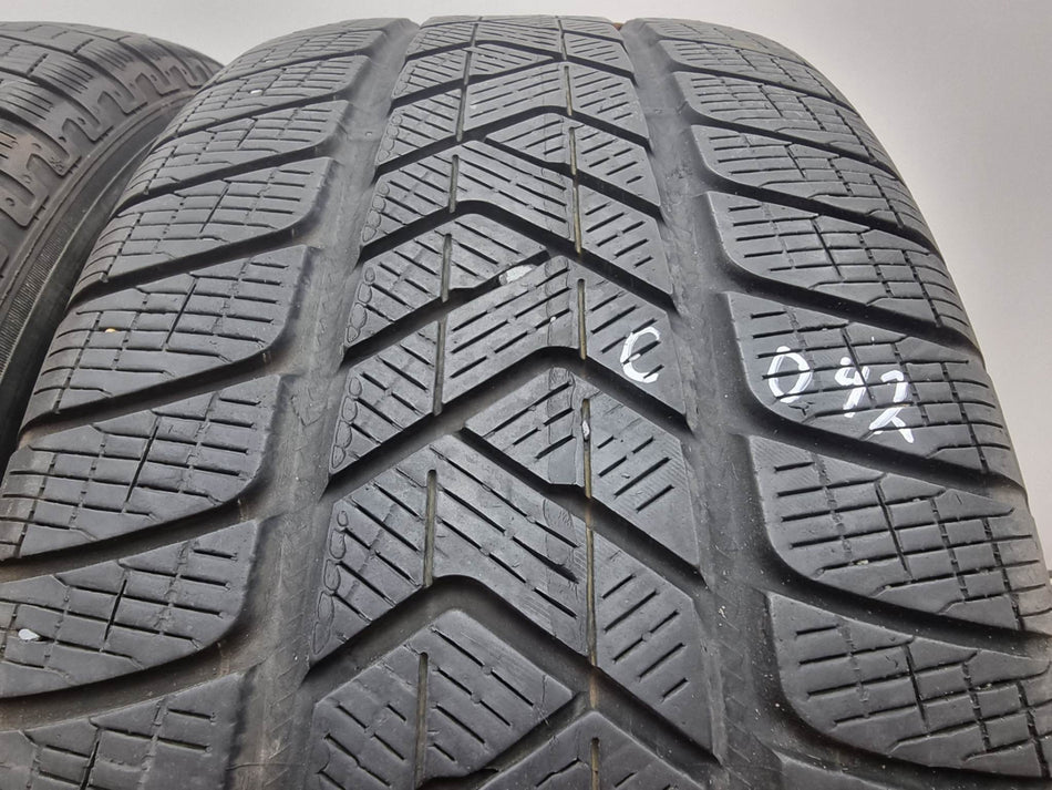 2бр зимни гуми 255/60/18 Pirelli C042