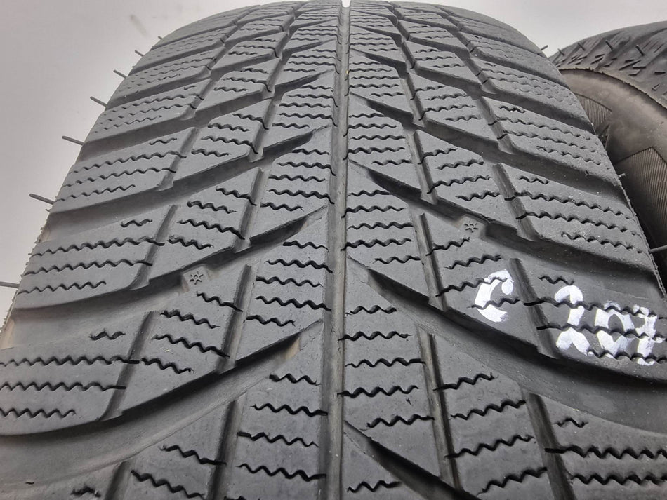 2бр зимни гуми 215/65/17 Bridgestone C207