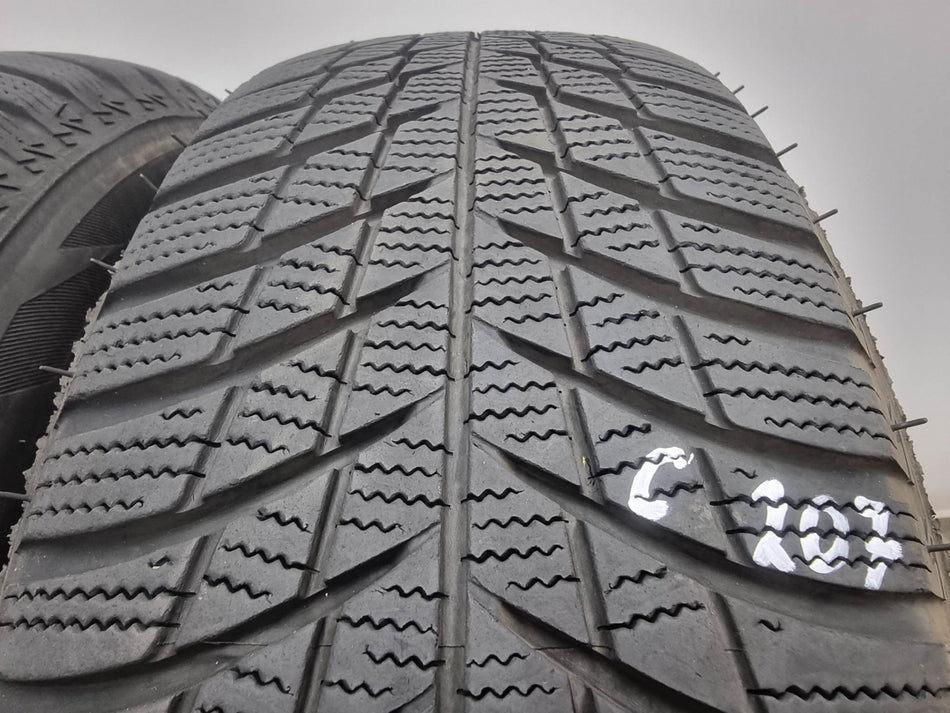 2бр зимни гуми 215/65/17 Bridgestone C207