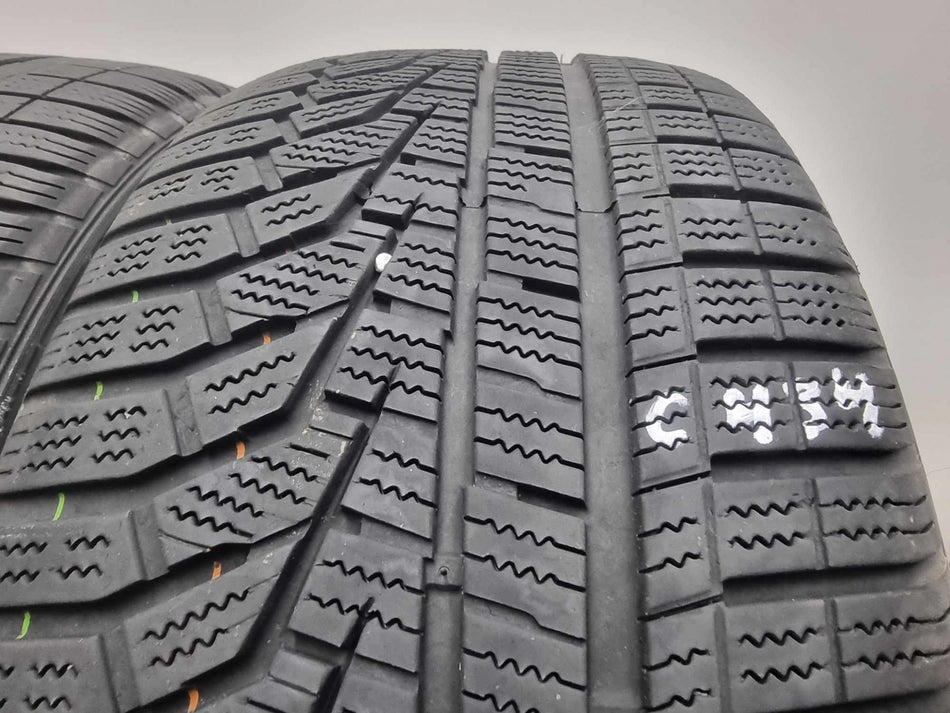 2бр зимни гуми 225/55/17 Hankook C434