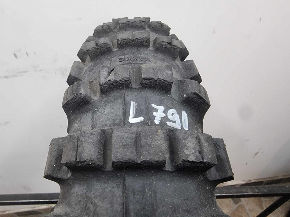 1бр гума за мотор 90/100/16 MAXXIS L0791