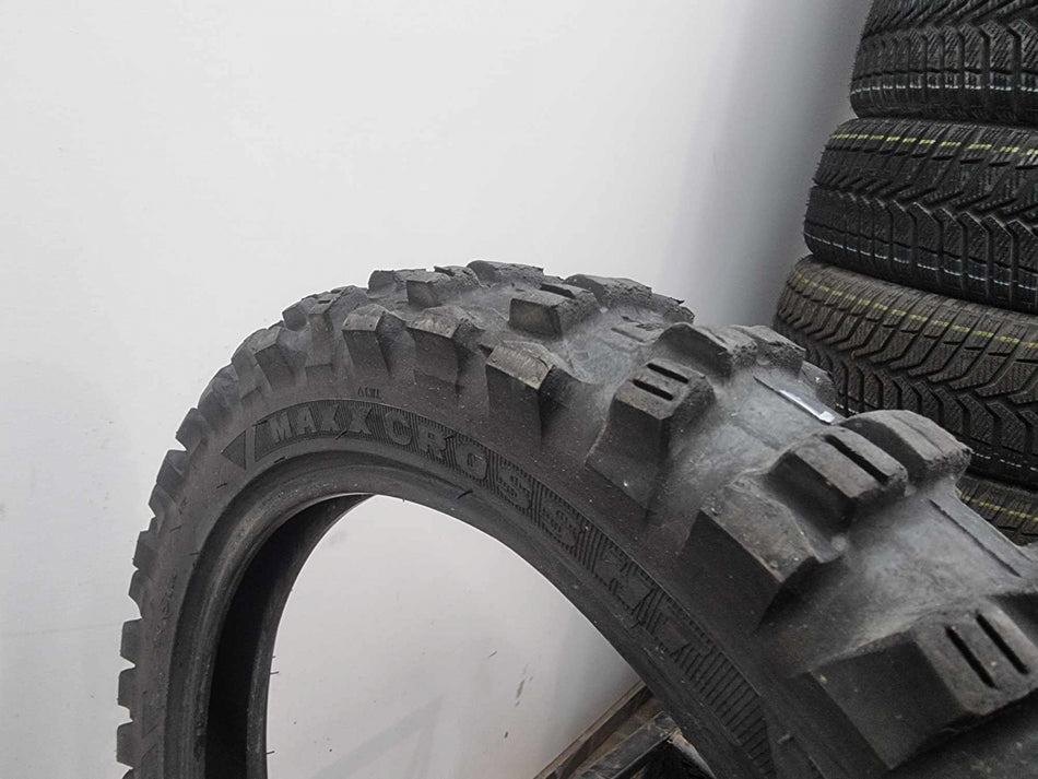 1бр гума за мотор 90/100/16 MAXXIS L0791