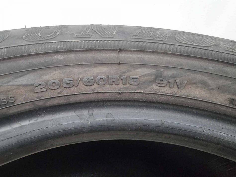 1бр лeтна гума 205/60/15 DUNLOP L01567