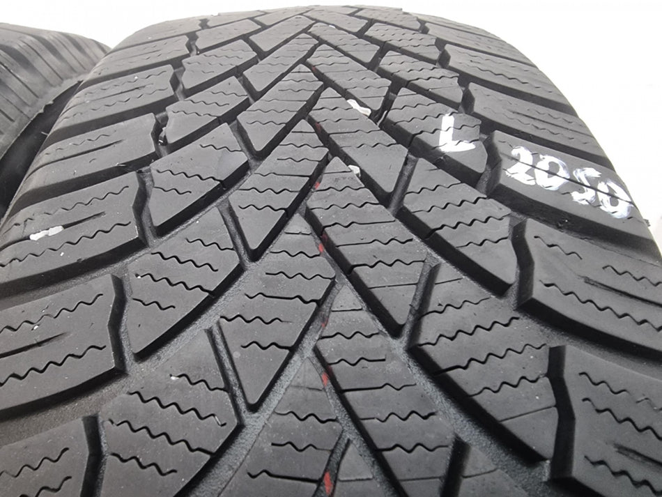 2бр зимни гуми 185/60/15 BRIDGESTONE L02050