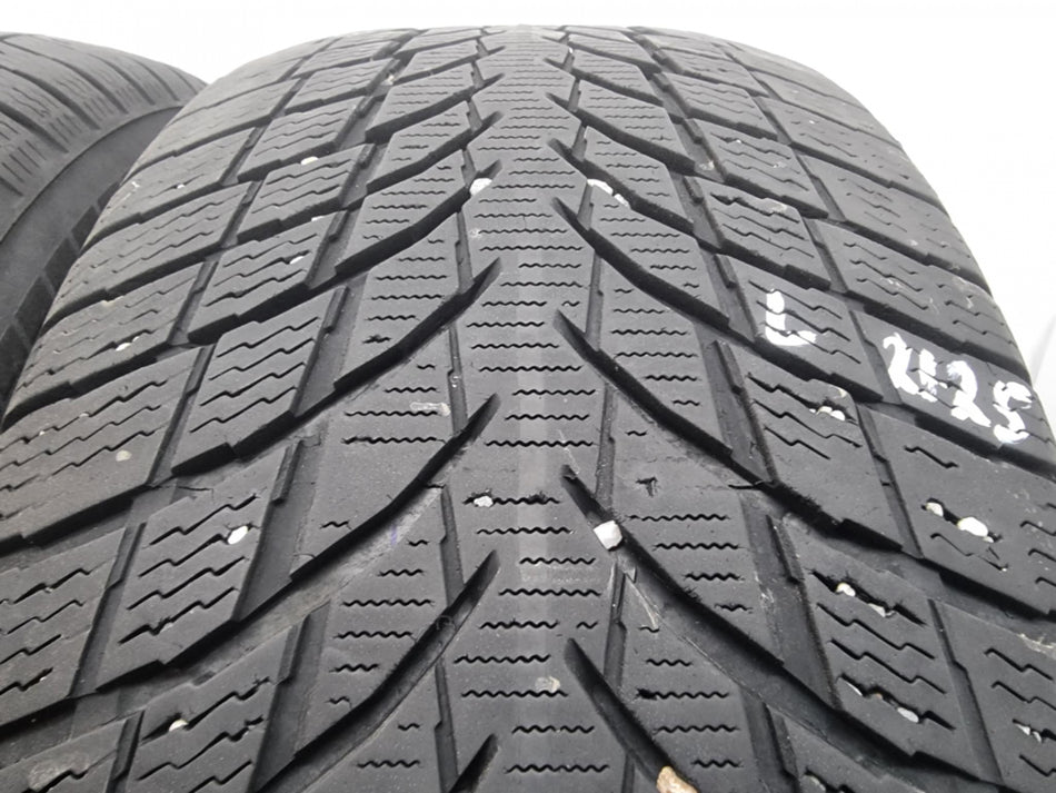 2бр зимни гуми 235/55/17 NOKIAN L02125