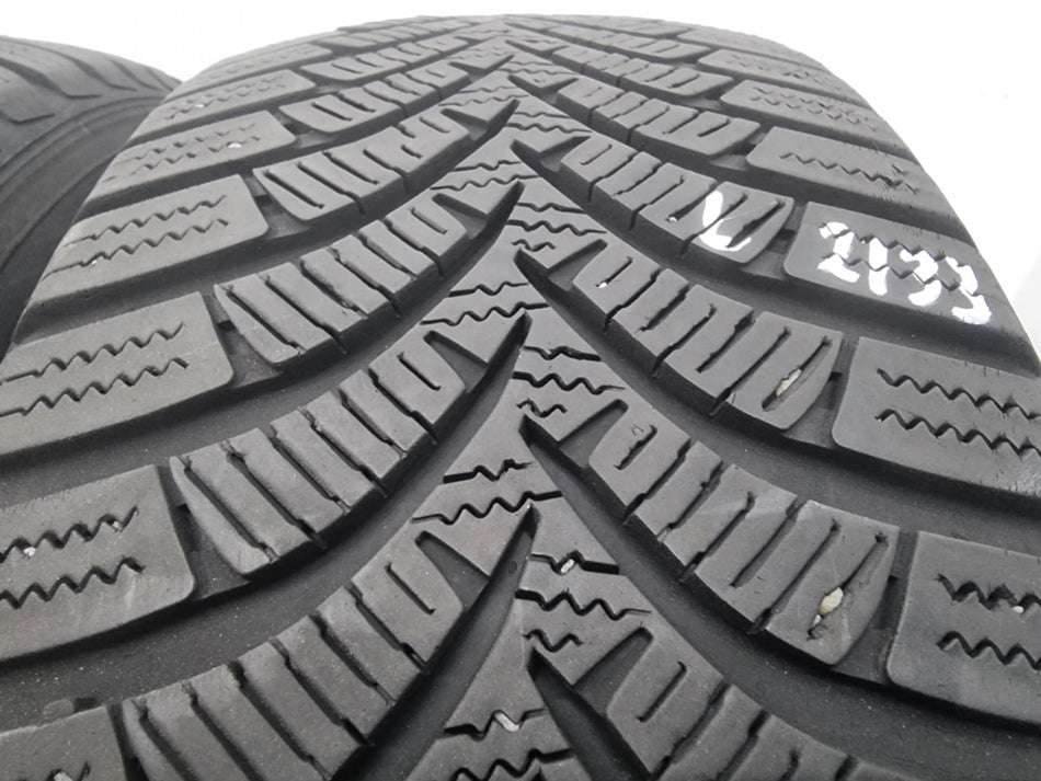 2бр зимни гуми 185/60/14 HANKOOK L02133