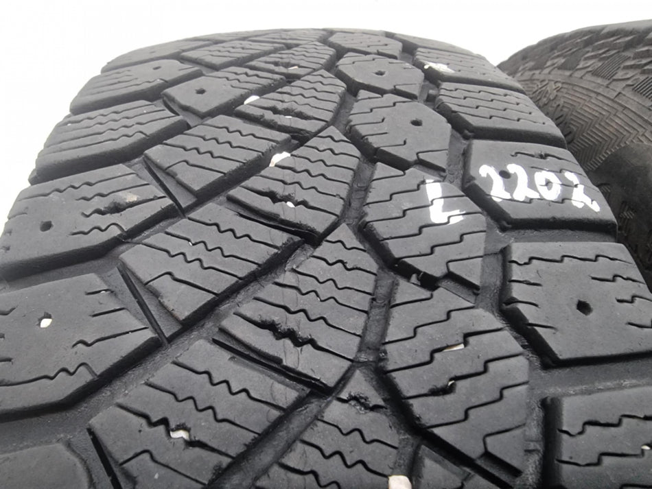 2бр зимни гуми 175/65/15 Gislaved L02202