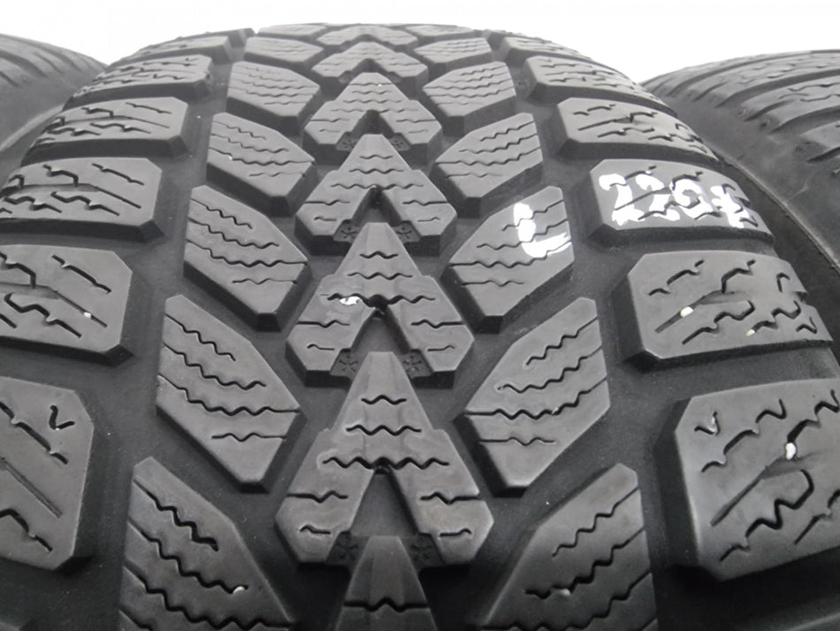 4бр зимни гуми 185/55/15 DUNLOP L02207