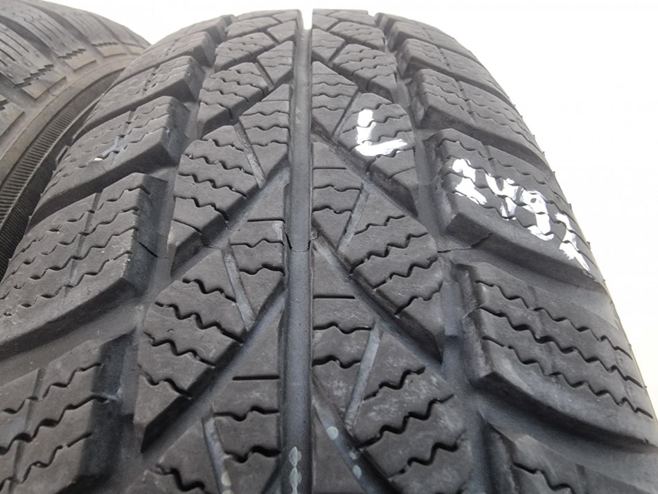 2бр зимни гуми 135/70/15 MAXXIS L02492