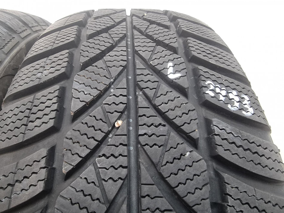 2бр зимни гуми 175/55/15 MAXXIS L02493