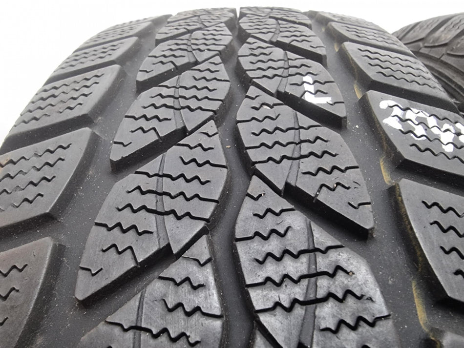 2бр зимни гуми 185/65/15 UNIROYAL L02543