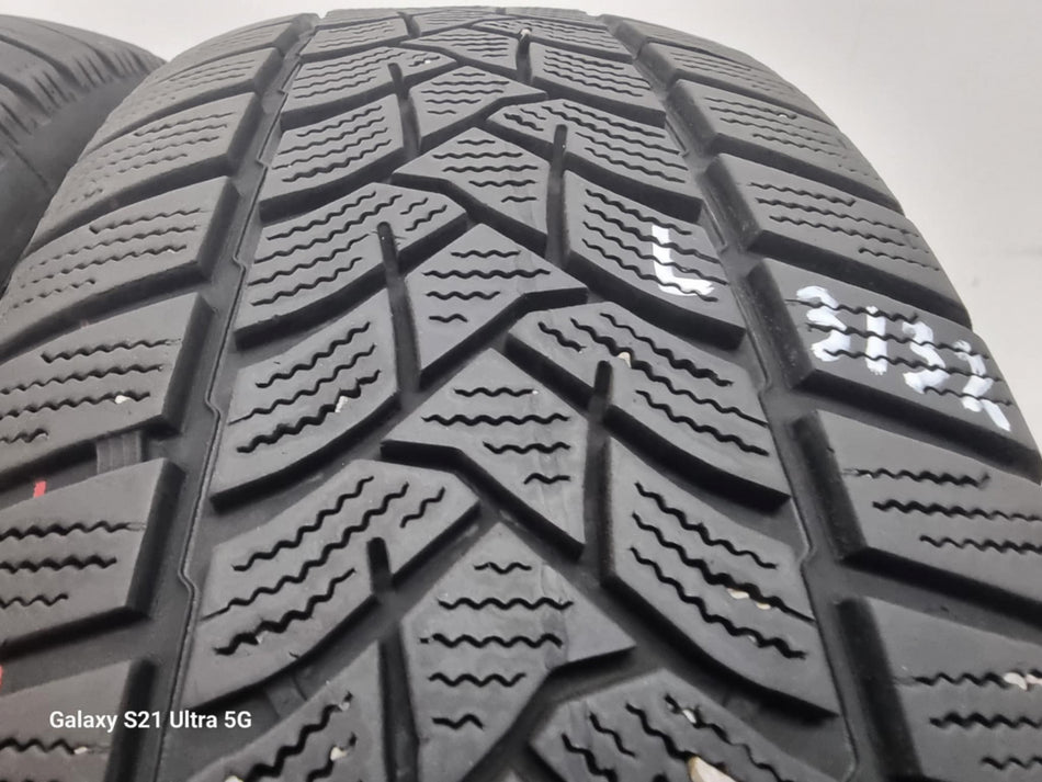 2бр зимни гуми 205/60/16 DUNLOP L03132