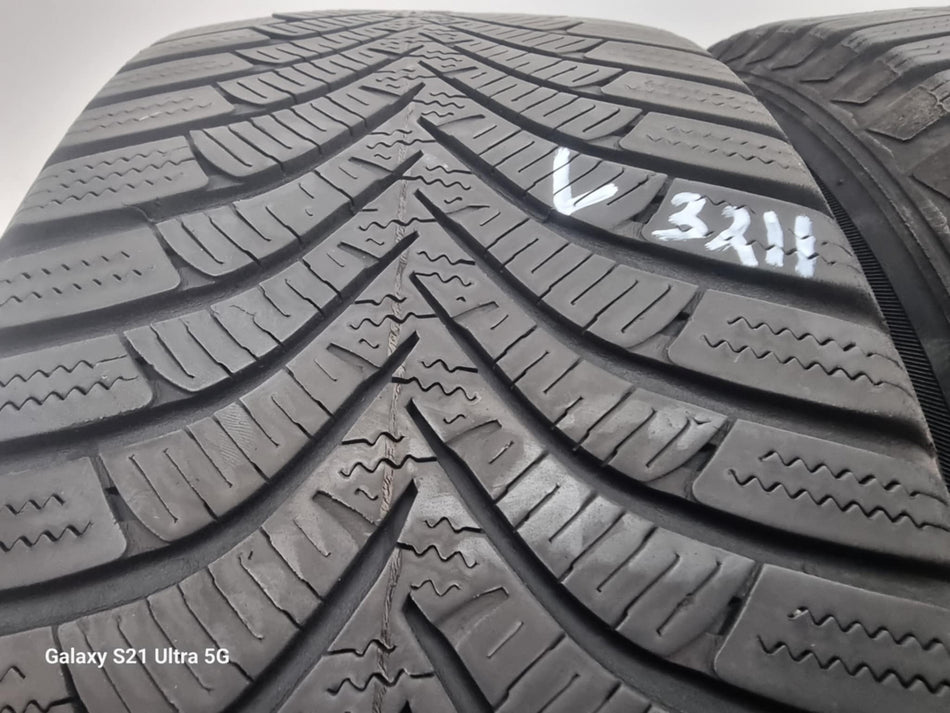 2бр зимни гуми 205/55/16 HANKOOK L03211