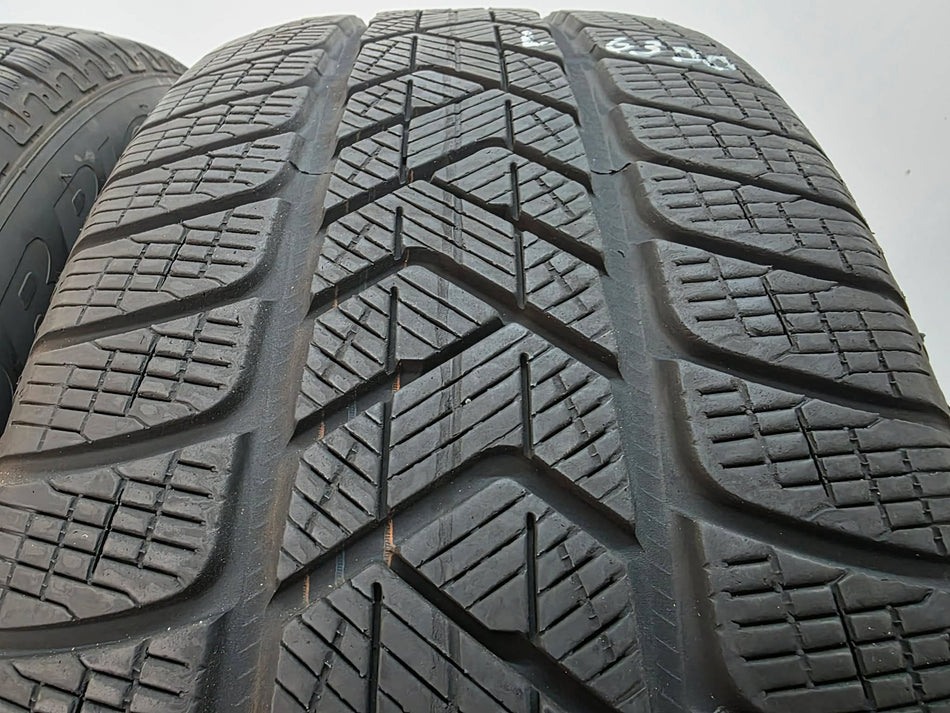 2бр зимни гуми 235/55/19 PIRELLI L06390