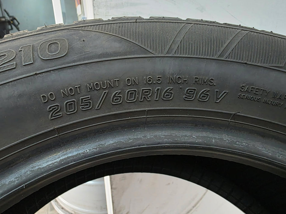 1бр всесезонна гума 205/60/16 FALKEN L06777