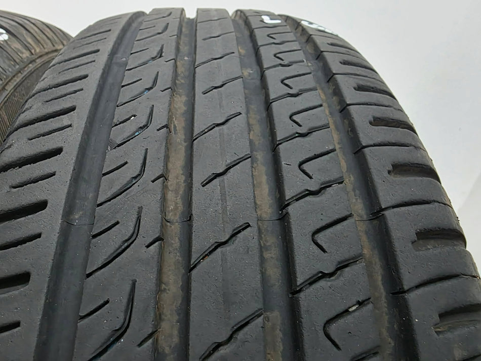 2бр летни гуми 205/65/15 BARUM L06529