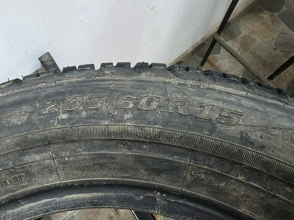 1бр летна гума 205/60/15 DUNLOP L05910