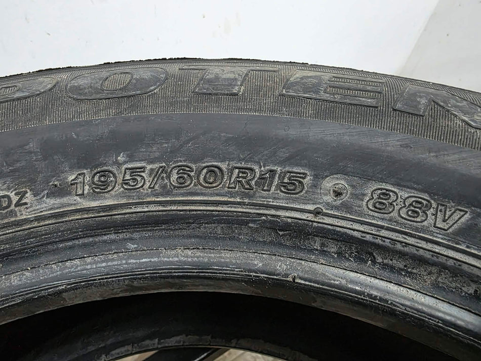 1бр летна гума 195/60/15 BRIDGESTONE L05985