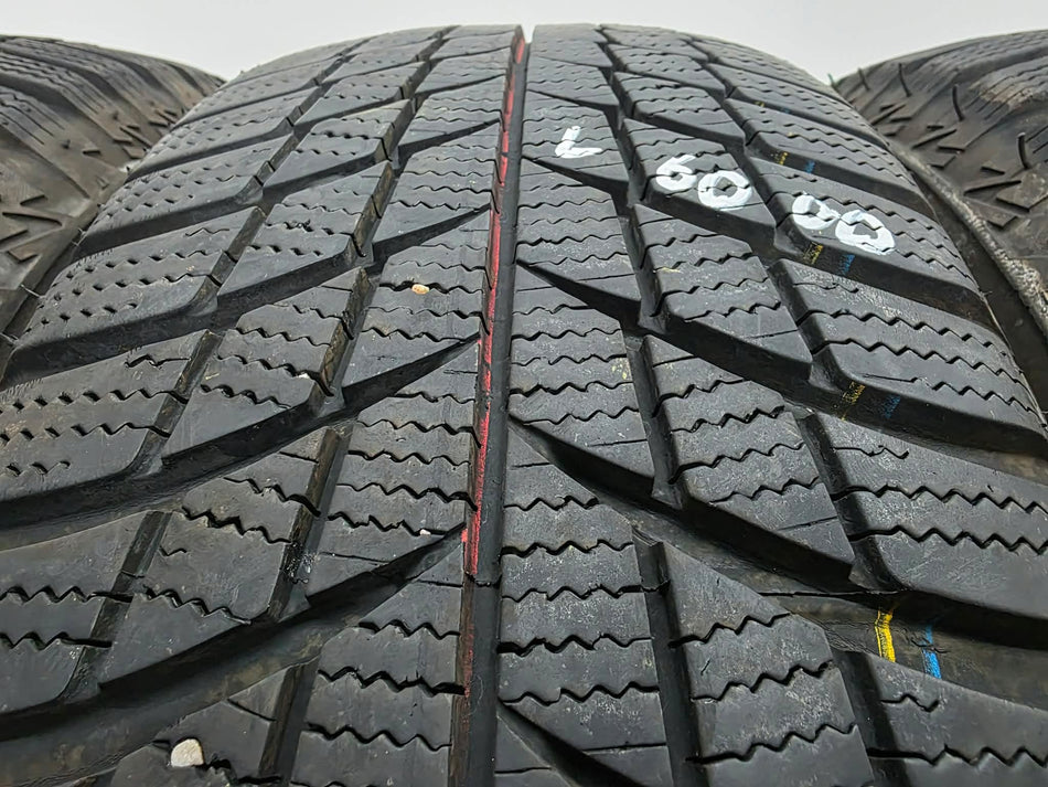 4бр зимни гуми 205/65/15 BRIDGESTONE L06000