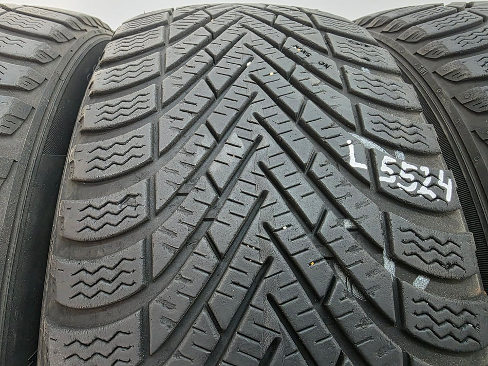 4бр зимни гуми 195/55/15 PIRELLI L05524