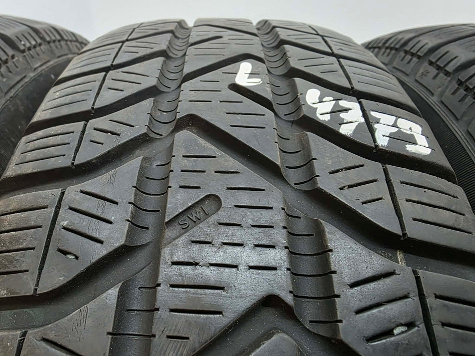 4бр зимни гуми 175/65/15 PIRELLI L04779