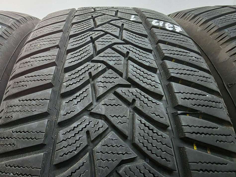 4бр зимни гуми 205/55/16 DUNLOP L06187