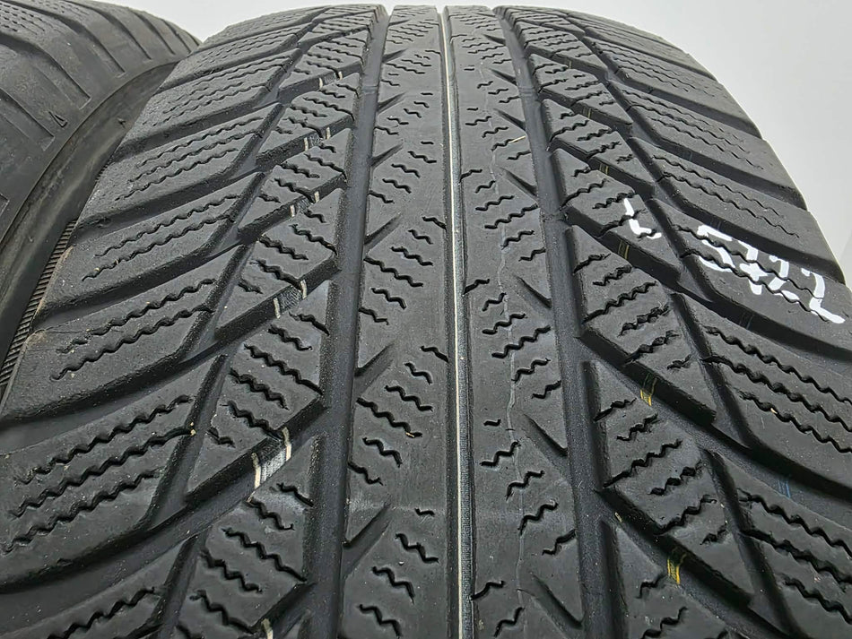 2бр зимни гуми 215/65/17 BRIDGESTONE L05722