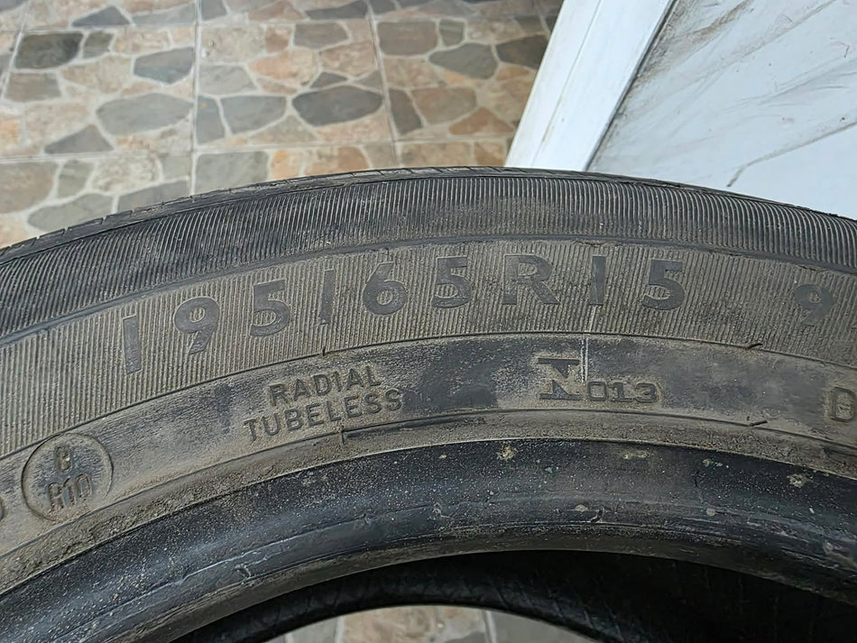 1бр летна гума 195/65/15 DUNLOP L05986
