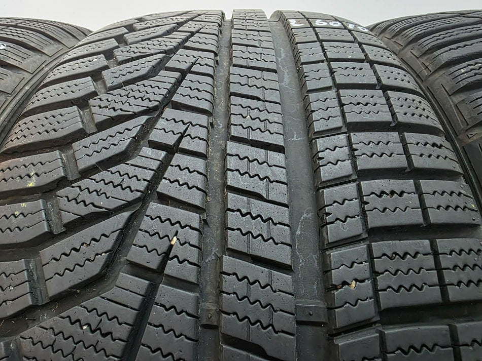 4бр зимни гуми 235/45/19 HANKOOK L06010
