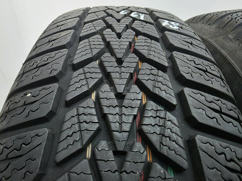 4бр зимни гуми 175/65/15 DUNLOP L06178