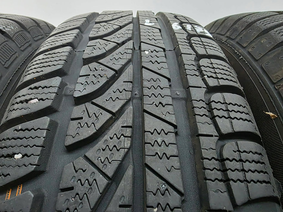 4бр зимни гуми 175/65/15 DUNLOP L06179