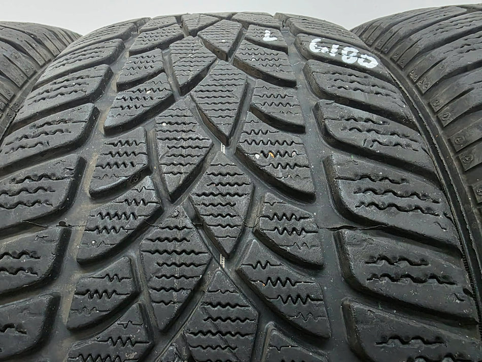 4бр зимни гуми 235/45/17 DUNLOP L06180