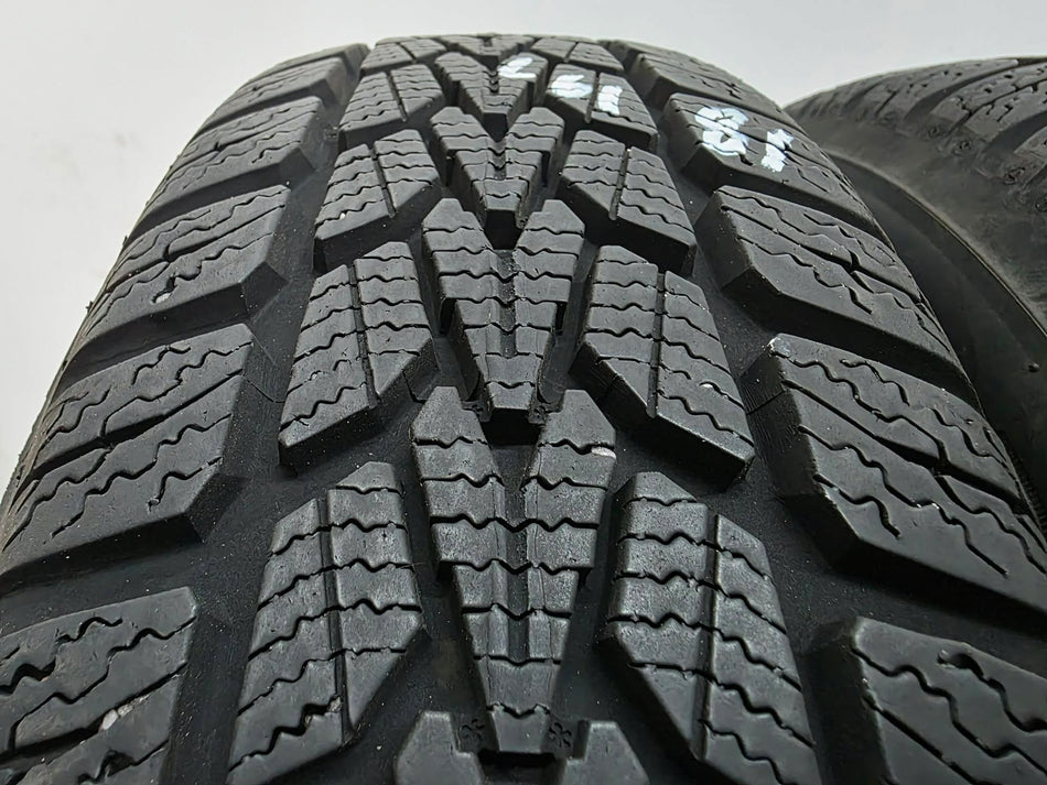 2бр зимни гуми 155/65/14 DUNLOP L06181