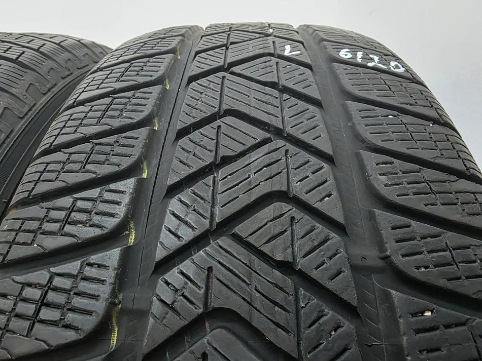 2бр зимни гуми 235/65/18 PIRELLI L06120