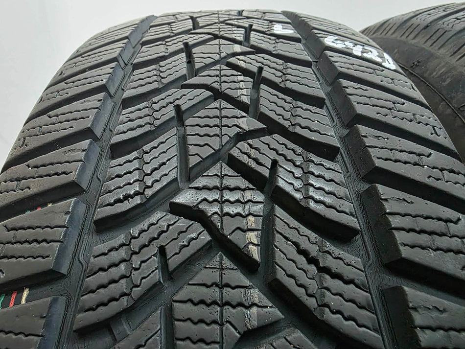2бр зимни гуми 205/60/16 DUNLOP L06421
