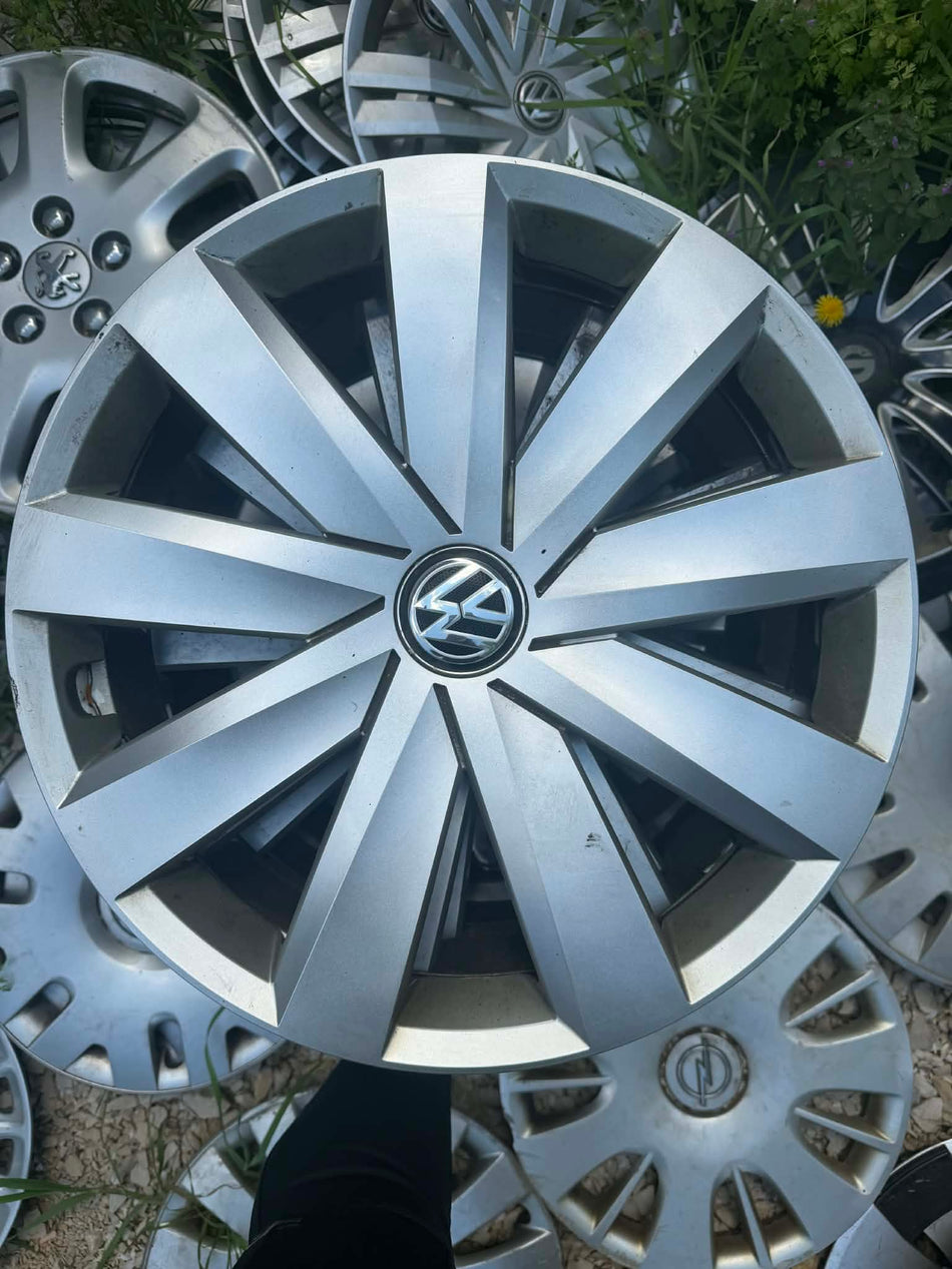 Продавам тасове за автомобили