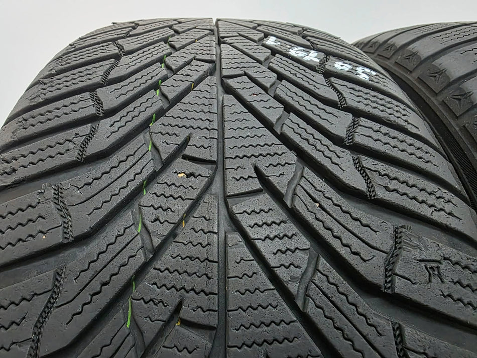 2бр зимни гуми 235/50/18 KUMHO L06205