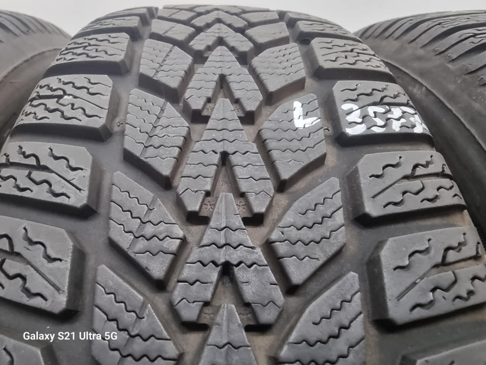 4бр зимни гуми 185/60/15 DUNLOP L03577