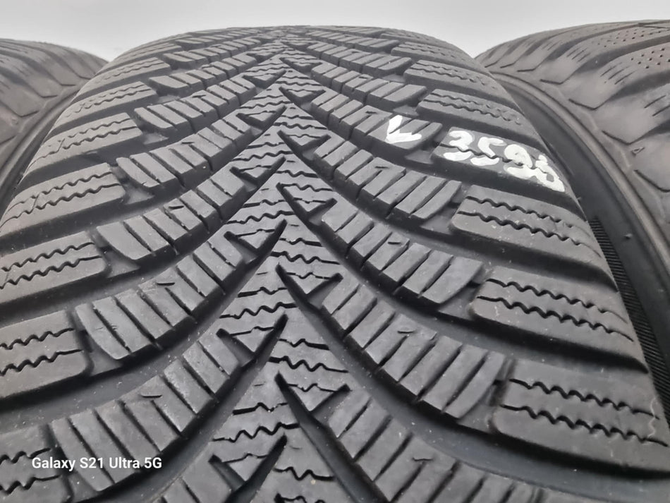 4бр зимни гуми 195/60/15 HANKOOK L03596